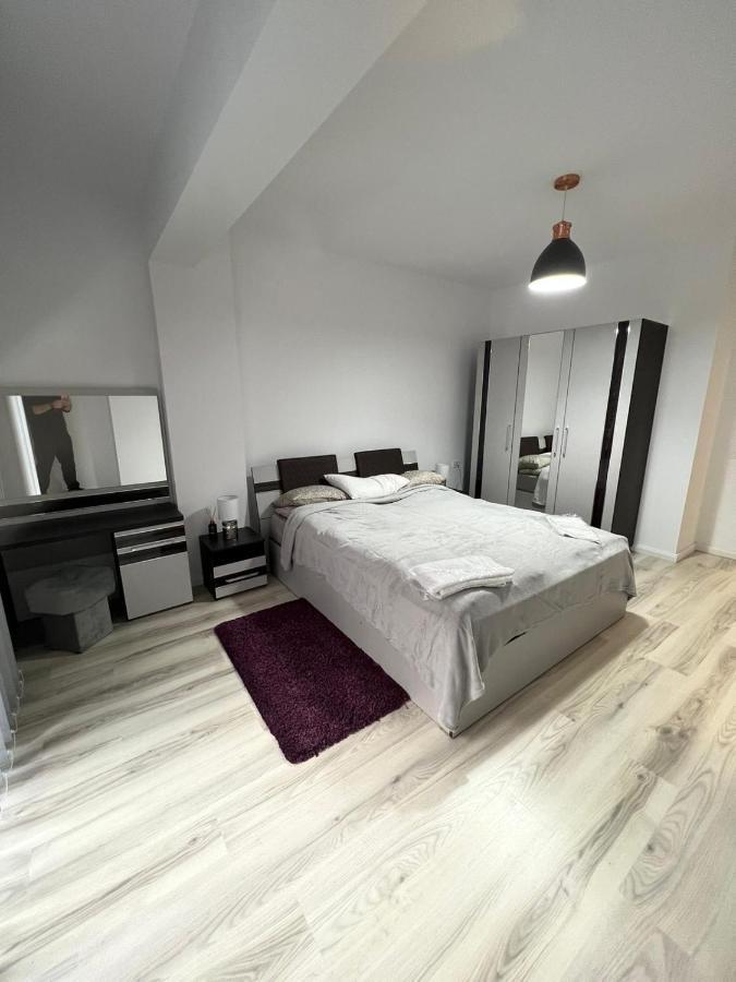 Chic Apartament Complex Inamstro Яссы Экстерьер фото